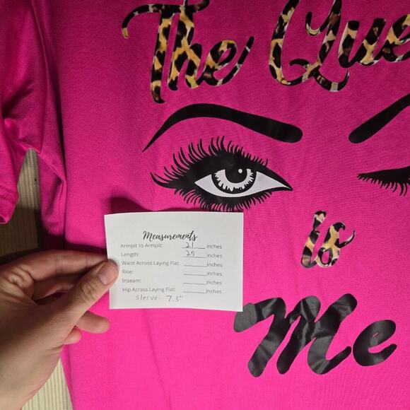 HOT PINK GRAPHIC TEE "THE QUEEN IS ME" SIZE L 0310 - Picture 5 of 9